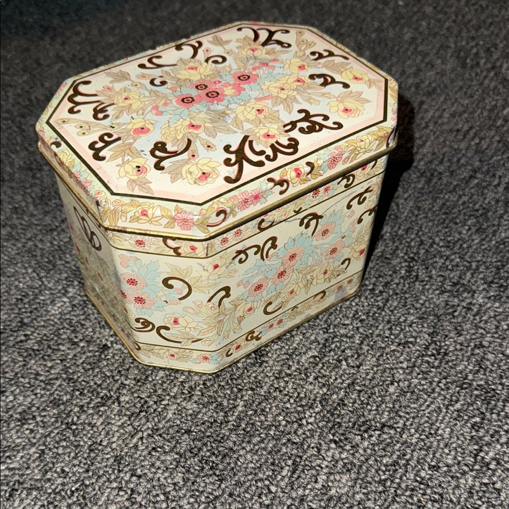 Meister Octagonal Tin Pastel Florals Gold Vintage 80s Made in Brazil